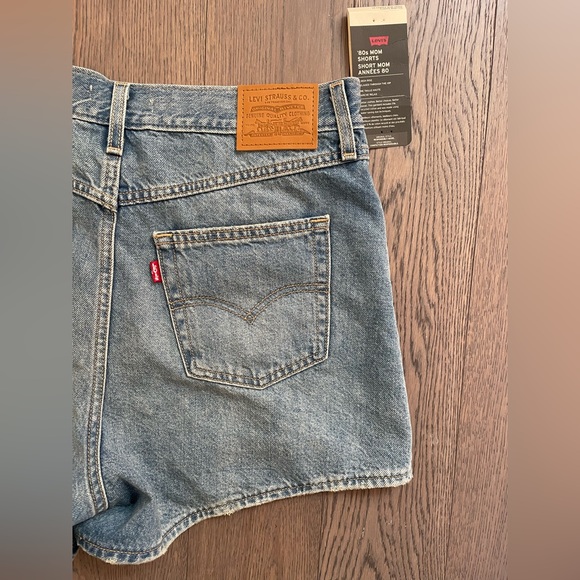 Levi’s 80s mom short. - Picture 4 of 4